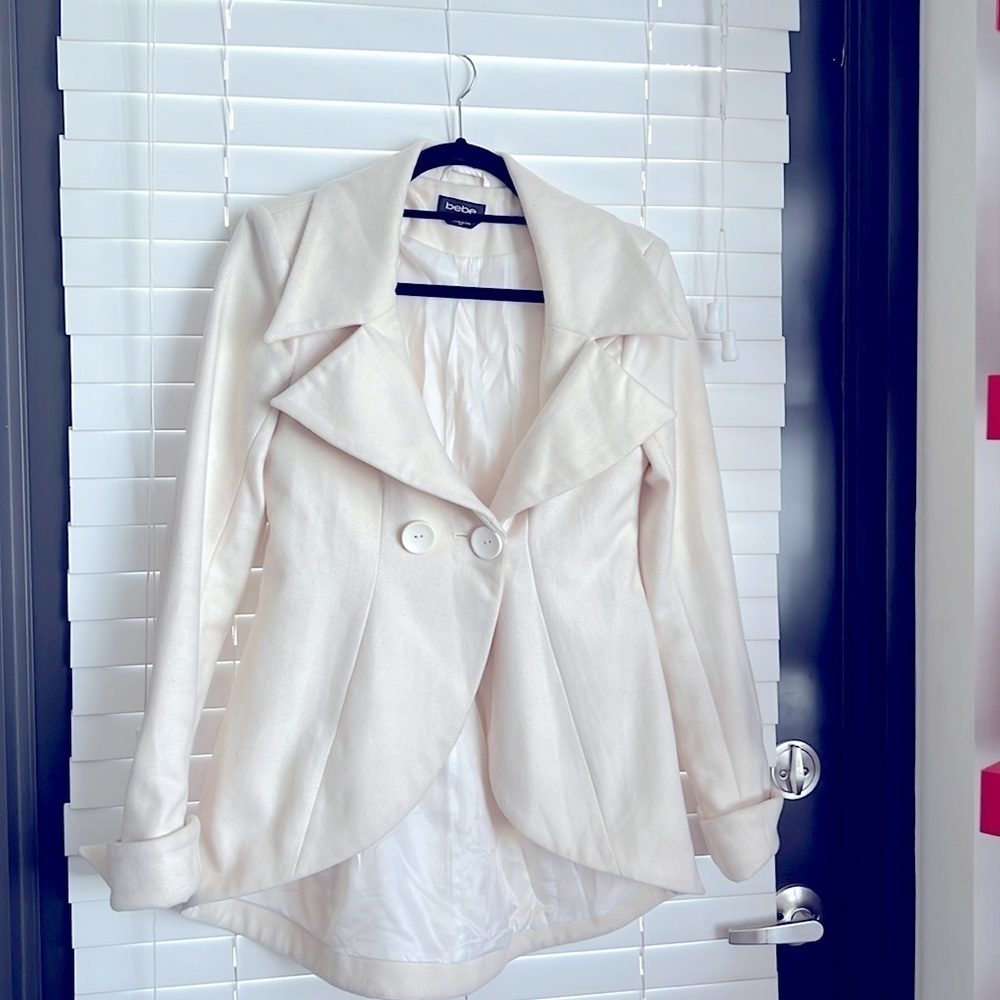 White High-Low Bebe Wool Pea Coat! Pretty!! 🤩 🥼💕